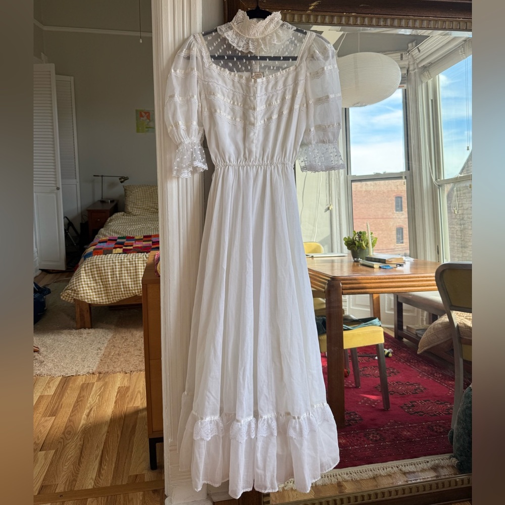 vintage 60/70s gunn sax prairie style dress with lace detailing